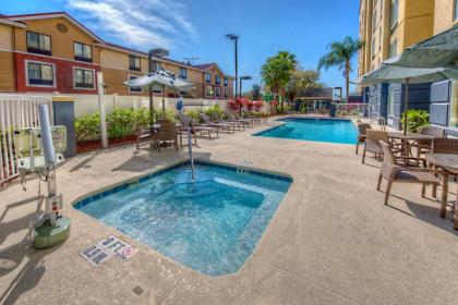 Fairfield Inn and Suites by marriott Orlando Near Universal Orlando
